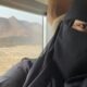 شيماء سيف ترتدي النقاب خلال أداء العمرة وتفاجئ جمهورها