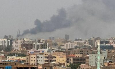 انفجارات عنيفة في أم درمان والجيش السوداني يتصدى للمسيرات
