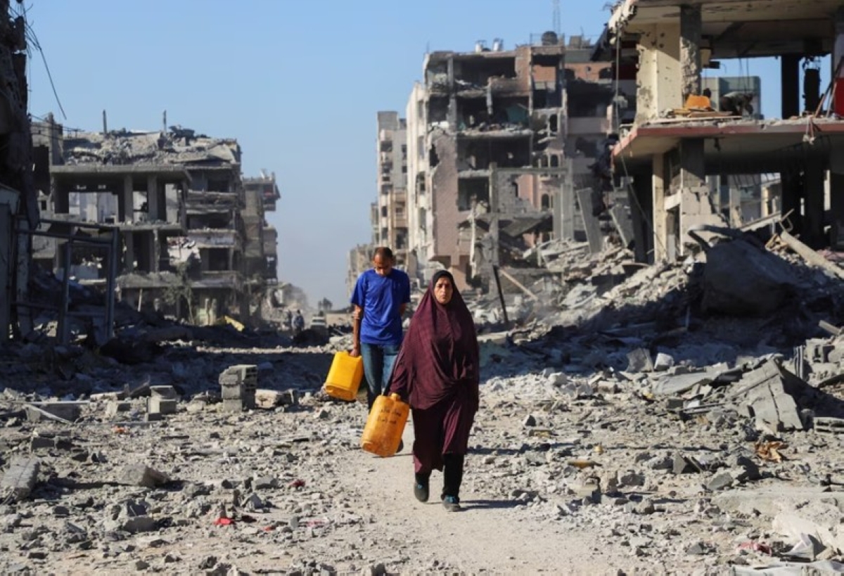 توتر غزة: حماس تسلم جثثاً وإسرائيل تهدد بالتصعيد