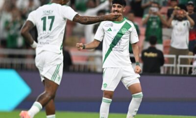 الشباب ينتزع التعادل من الأهلي رغم النقص العددي