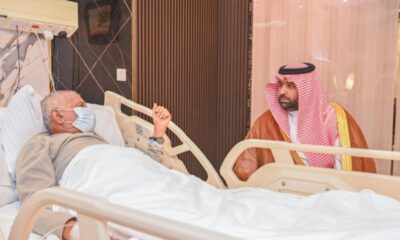 أمير جازان يطمئن على صحة الأديب إبراهيم مفتاح