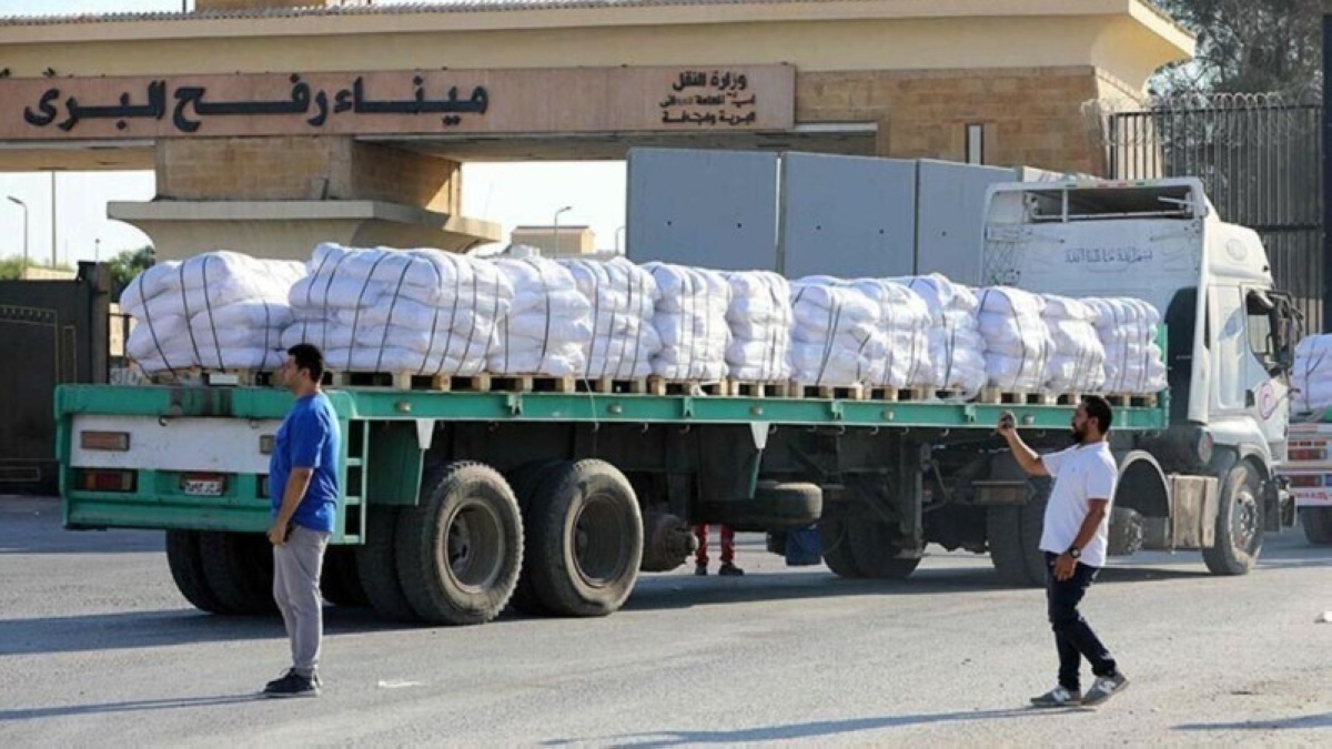 إسرائيل تفتح كرم أبو سالم وتغلق معبر رفح