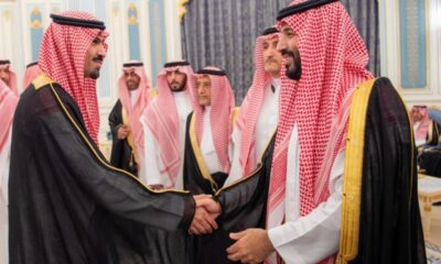ولي العهد يلتقي الأمراء والعلماء والمواطنين للسلام عليه
