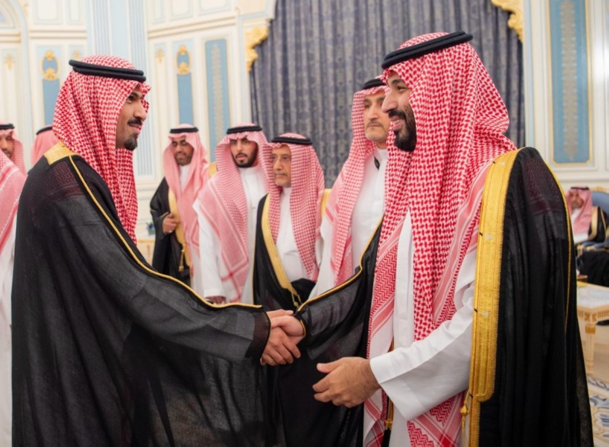 ولي العهد يلتقي الأمراء والعلماء والمواطنين للسلام عليه