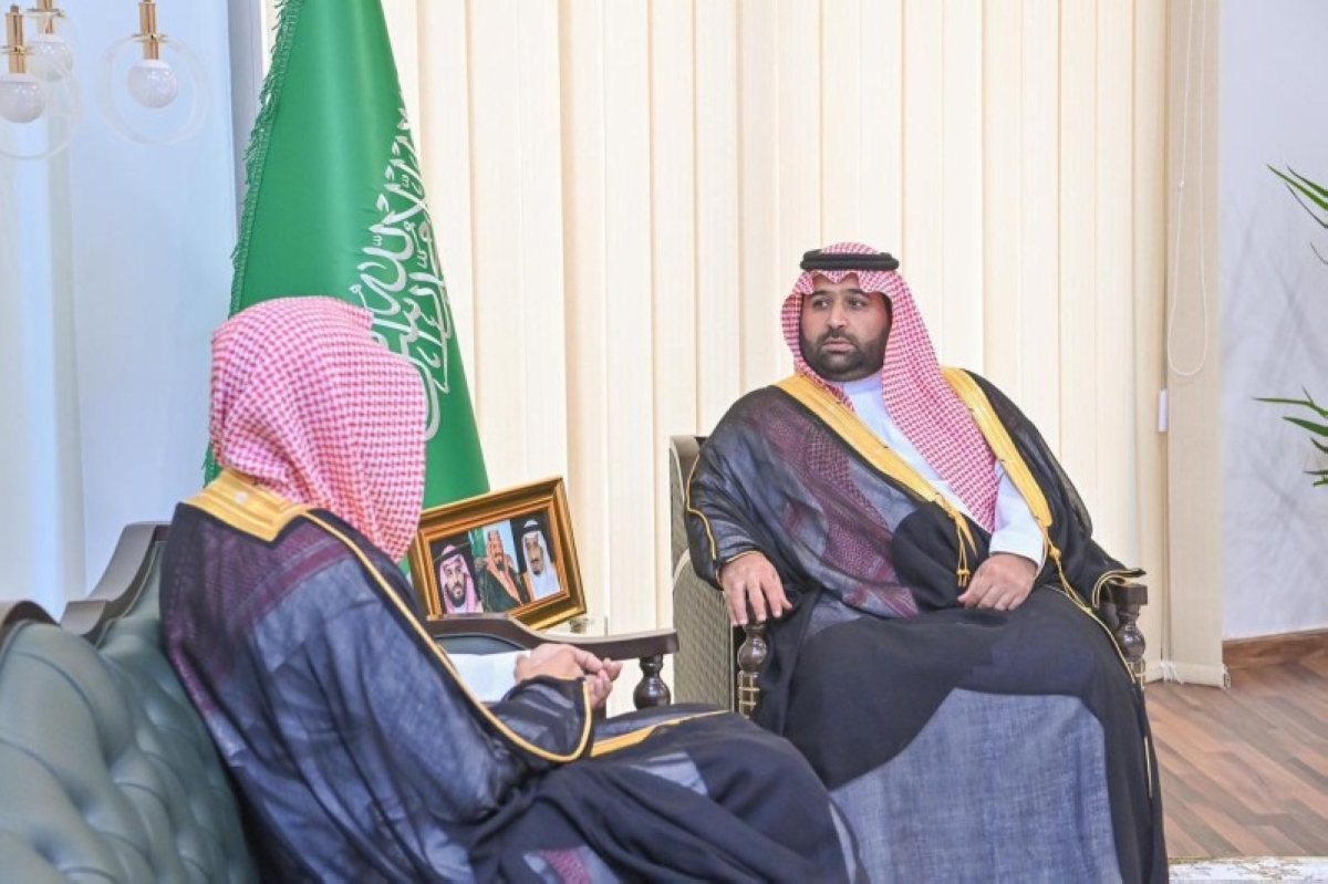 لقاء أمير جازان ونائبه مع رئيس المحكمة الإدارية
