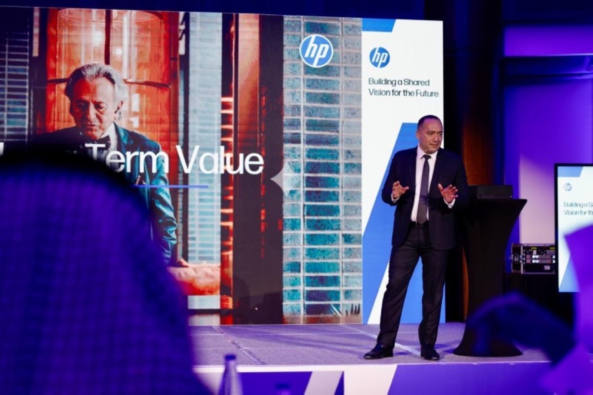 "HP تستثمر في السعودية لدعم التحول الرقمي والابتكار"