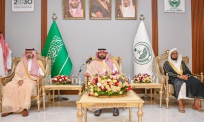 أمير جازان يتفقد مشاريع تنموية ويلتقي أهالي فرسان