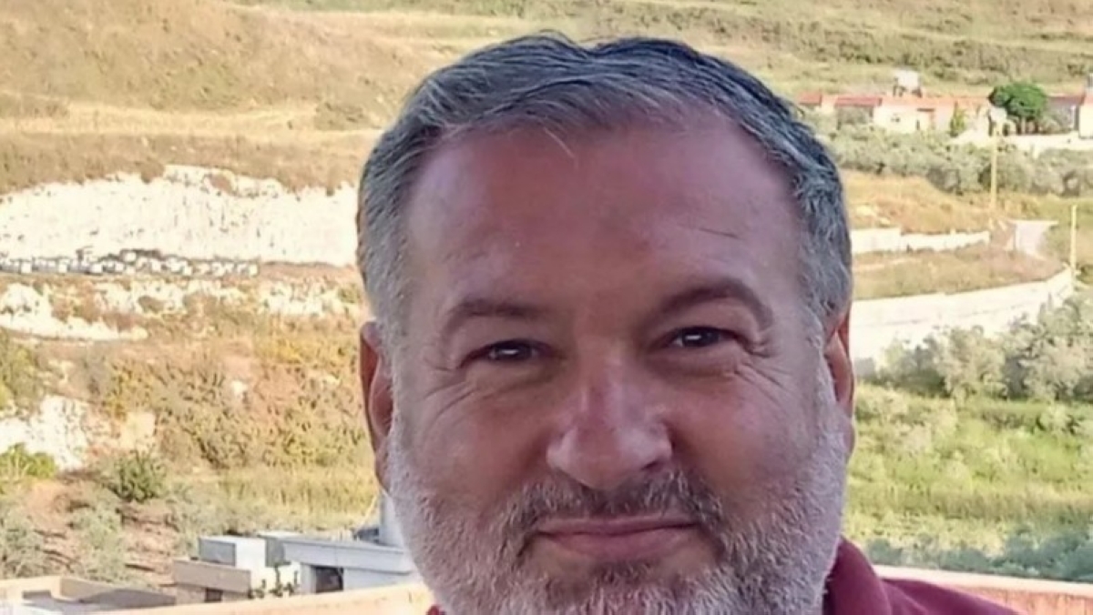 إسرائيل تستهدف قيادي حزب الله في جنوب لبنان