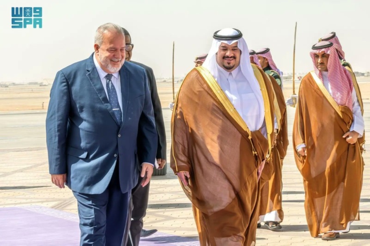 رئيس وزراء كوبا يزور السعودية ونائب أمير الرياض يستقبله