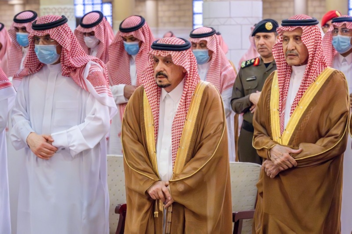 أمير الرياض يودع الأميرة هيفاء بنت تركي آل سعود بالصلاة