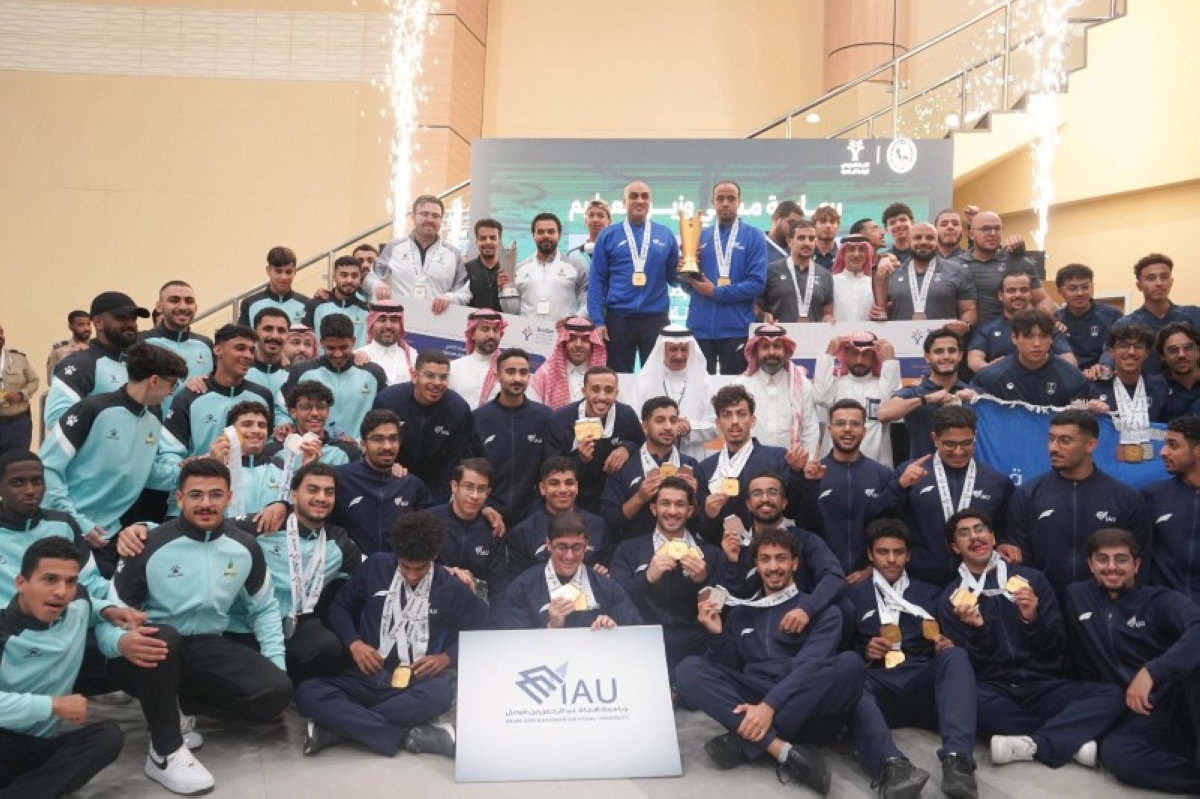 سباحو جامعة الإمام عبد الرحمن يتوجون أبطال الدوري