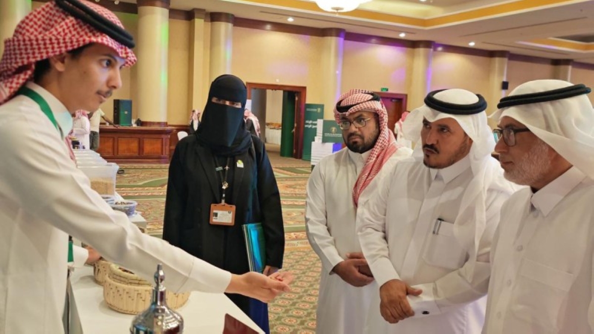 نجاح ملتقى الإرشاد الزراعي والتميز في عسير