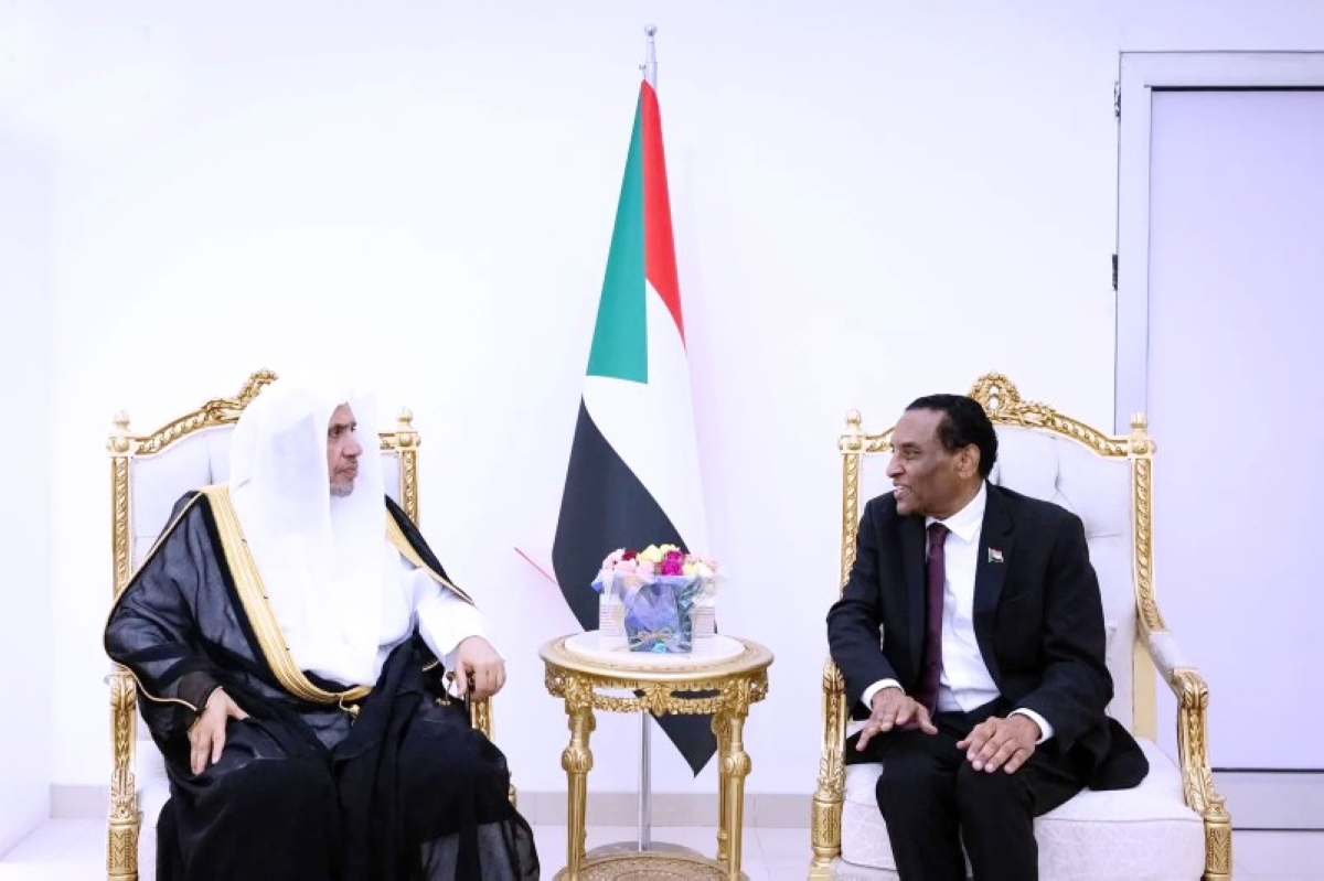رئيس وزراء السودان يشيد بدور رابطة العالم الإسلامي