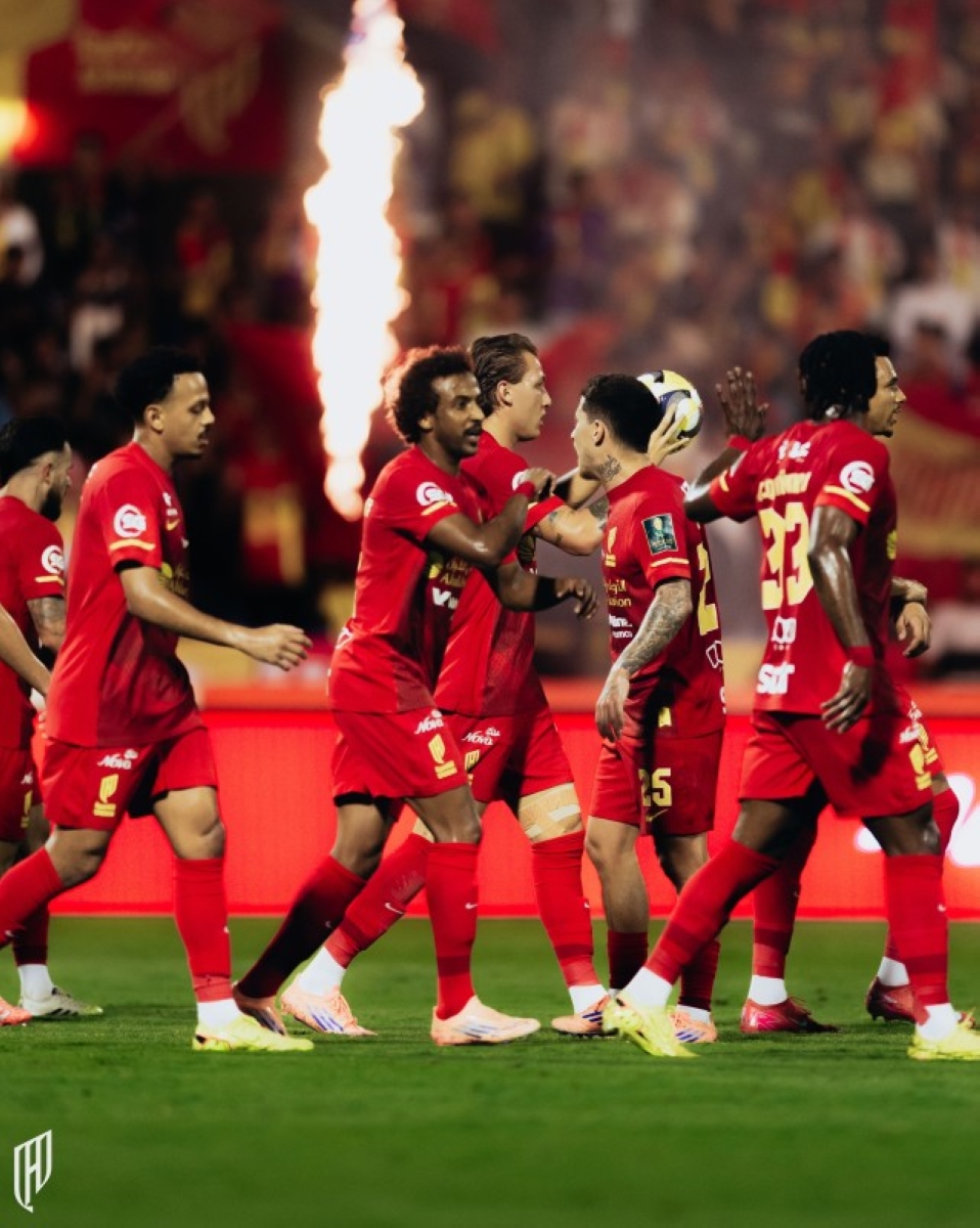 القادسية يهزم الحزم بثلاثية ريتيجي وجوليان المذهلة