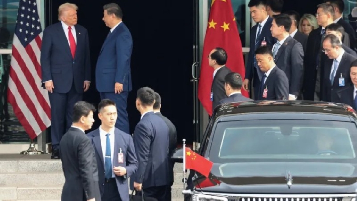 تفاصيل قمة الـ100 دقيقة بين الرئيسين الأمريكي والصيني