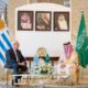 تعزيز العلاقات الثنائية بين وزير الخارجية ونظيره الأوروغواني