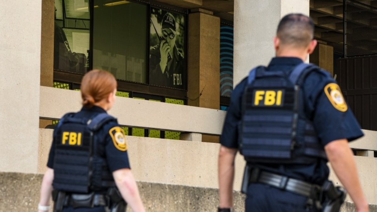 إحباط هجوم دموي: الـFBI يحمي معابد يهودية وشخصيات عامة