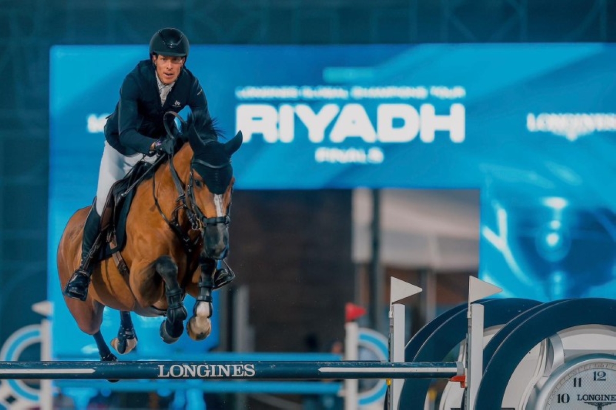 سكوت براش يفوز بجائزة دوري أبطال قفز الحواجز بفارق ضئيل