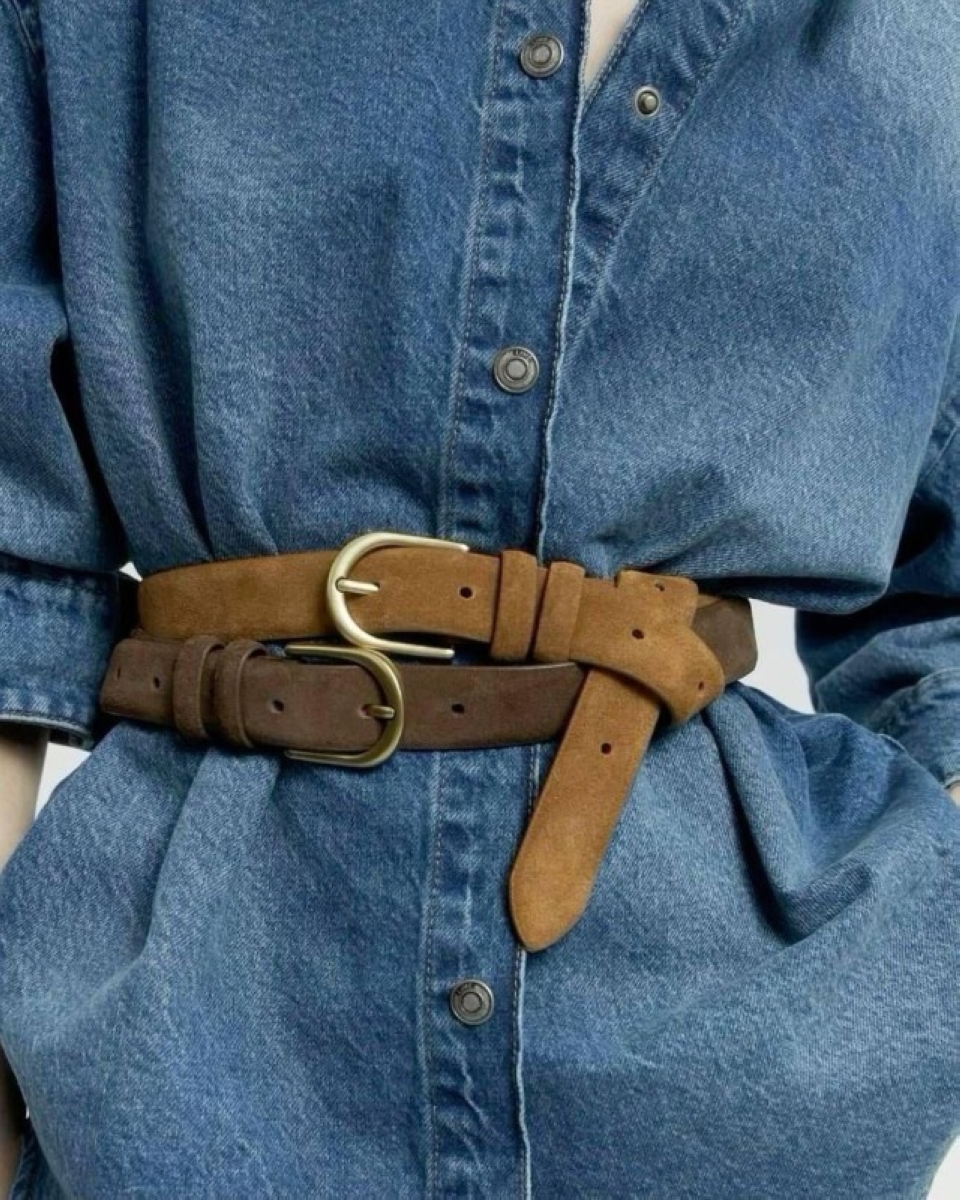 الأحزمة تعود بقوة في موضة خريف/شتاء 2025