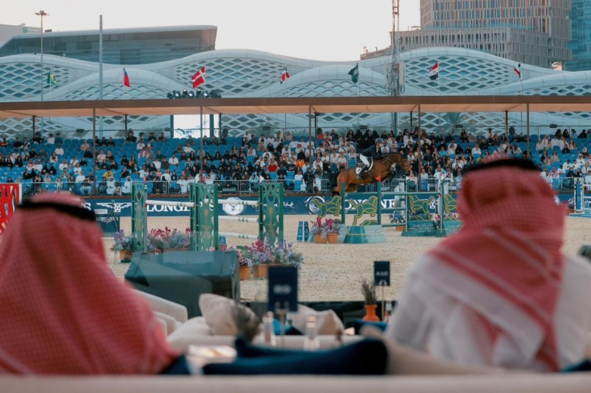 الأمير فهد بن جلوي يكرم يانا فارجرز بذهب قفز الحواجز العالمي