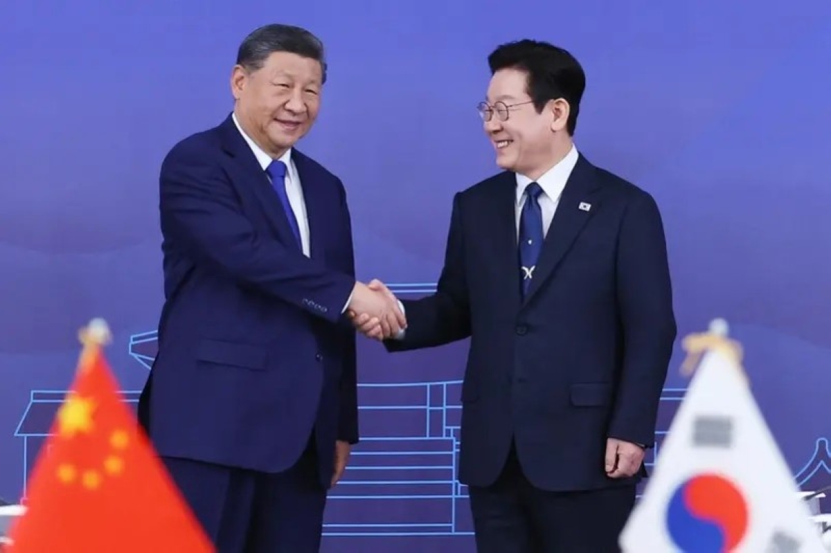 "دبلوماسية الهاتف: تحليل الرسائل السياسية الخفية"