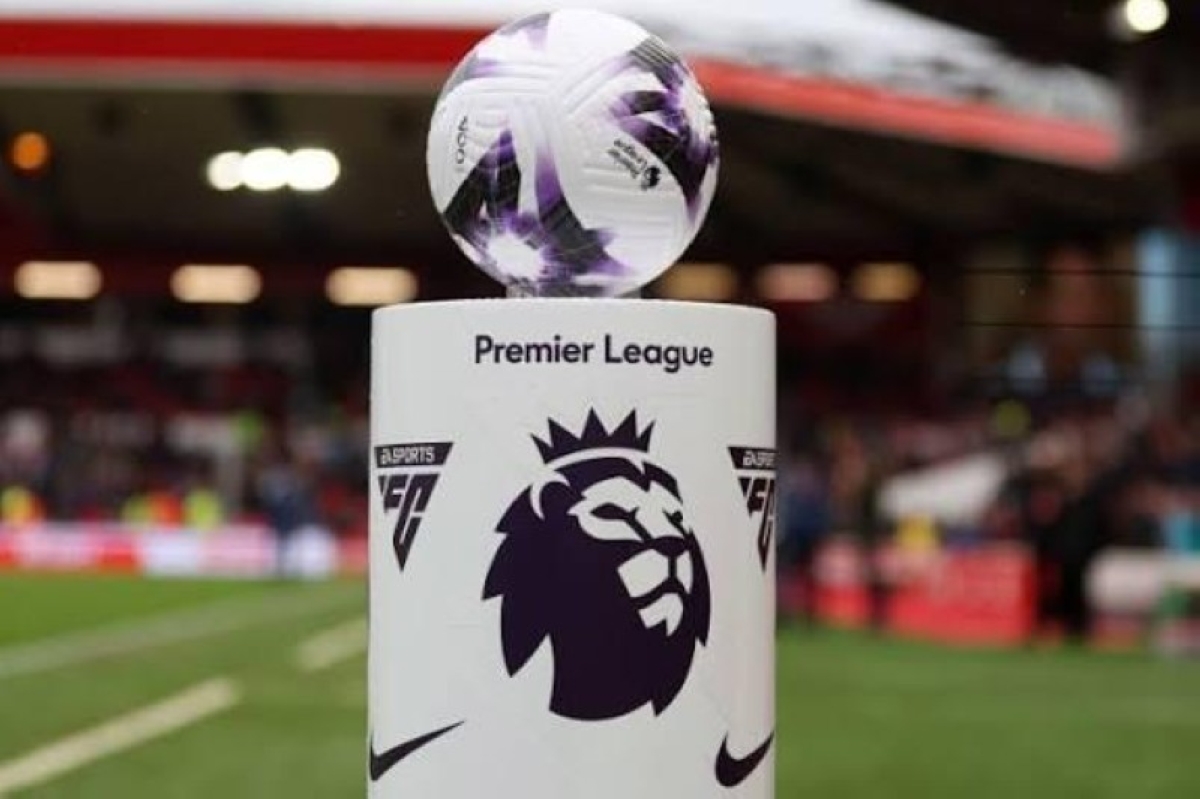 وكيل لاعبين يهدد لاعباً دولياً شاباً بالسلاح في إنجلترا