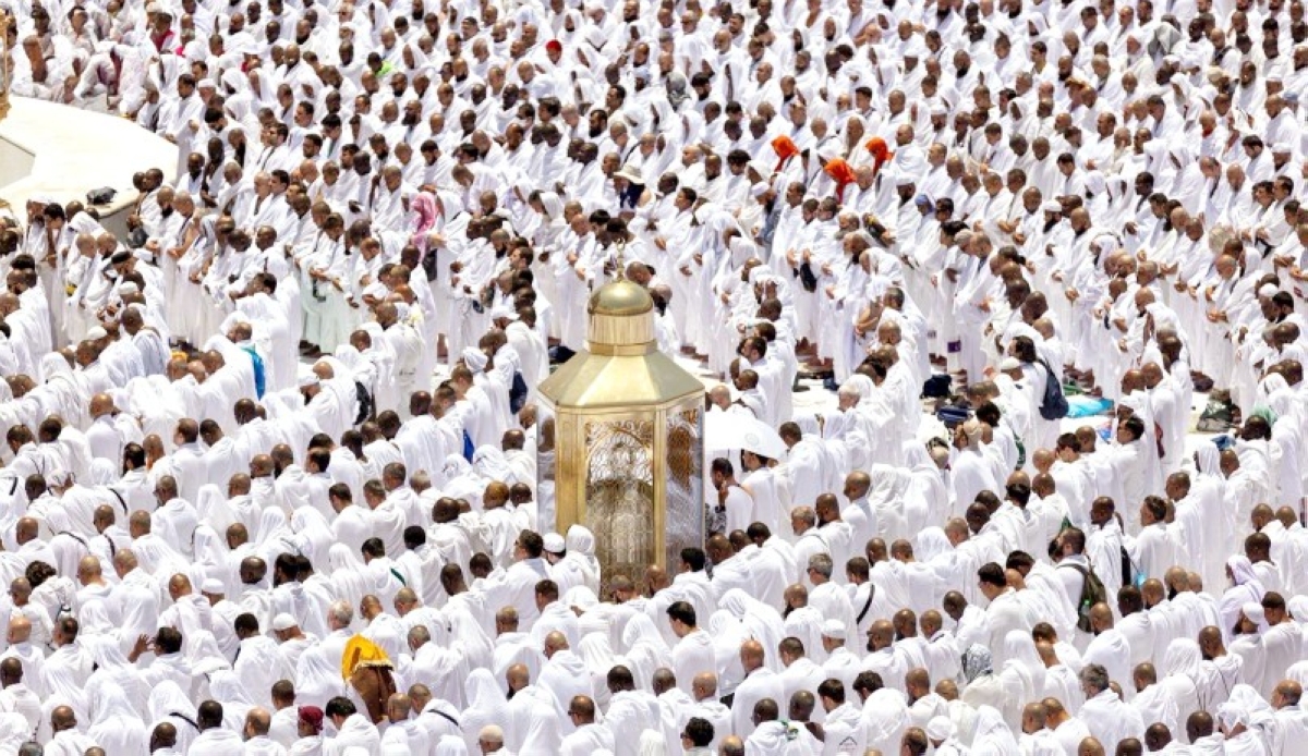 شروط رخصة خدمة المعتمرين: ضمان مليوني وخلو سوابق