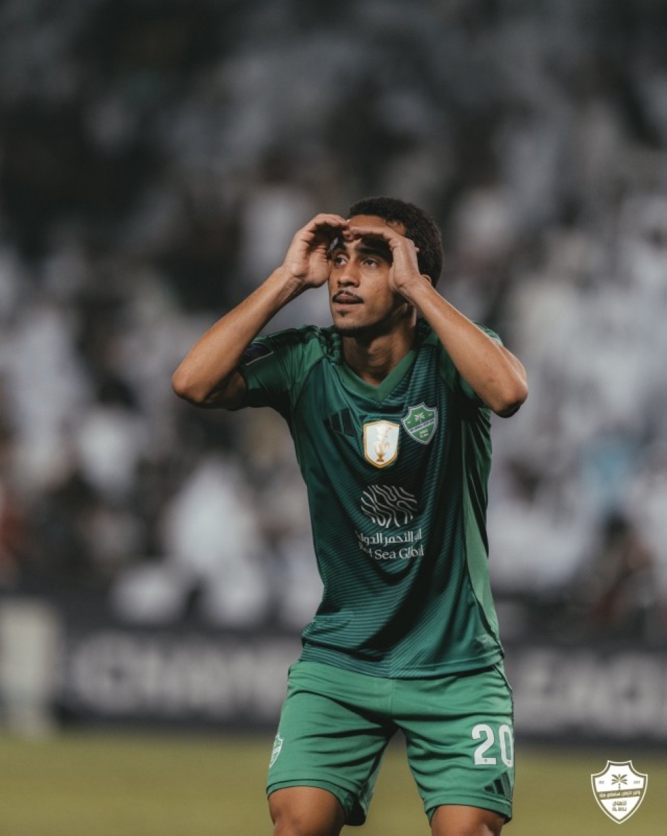 الأهلي يهزم السد بثنائية محرز وماثيوس في مباراة مثيرة