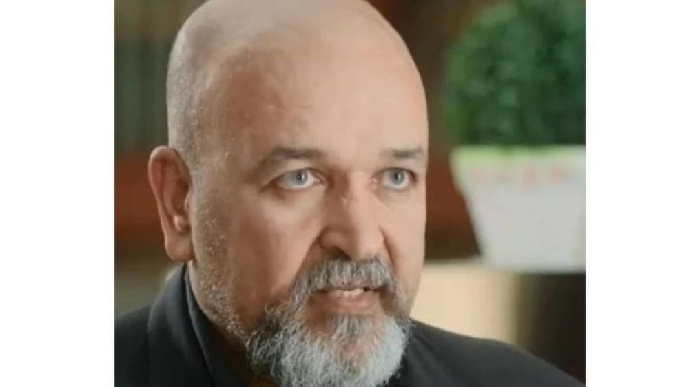 انتحال صفة الفنان طلعت الشريف لطلب مساعدات مالية