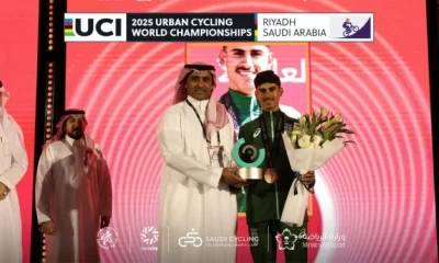 تكريم طه الخليفة لأول ميدالية آسيوية في الدراجات