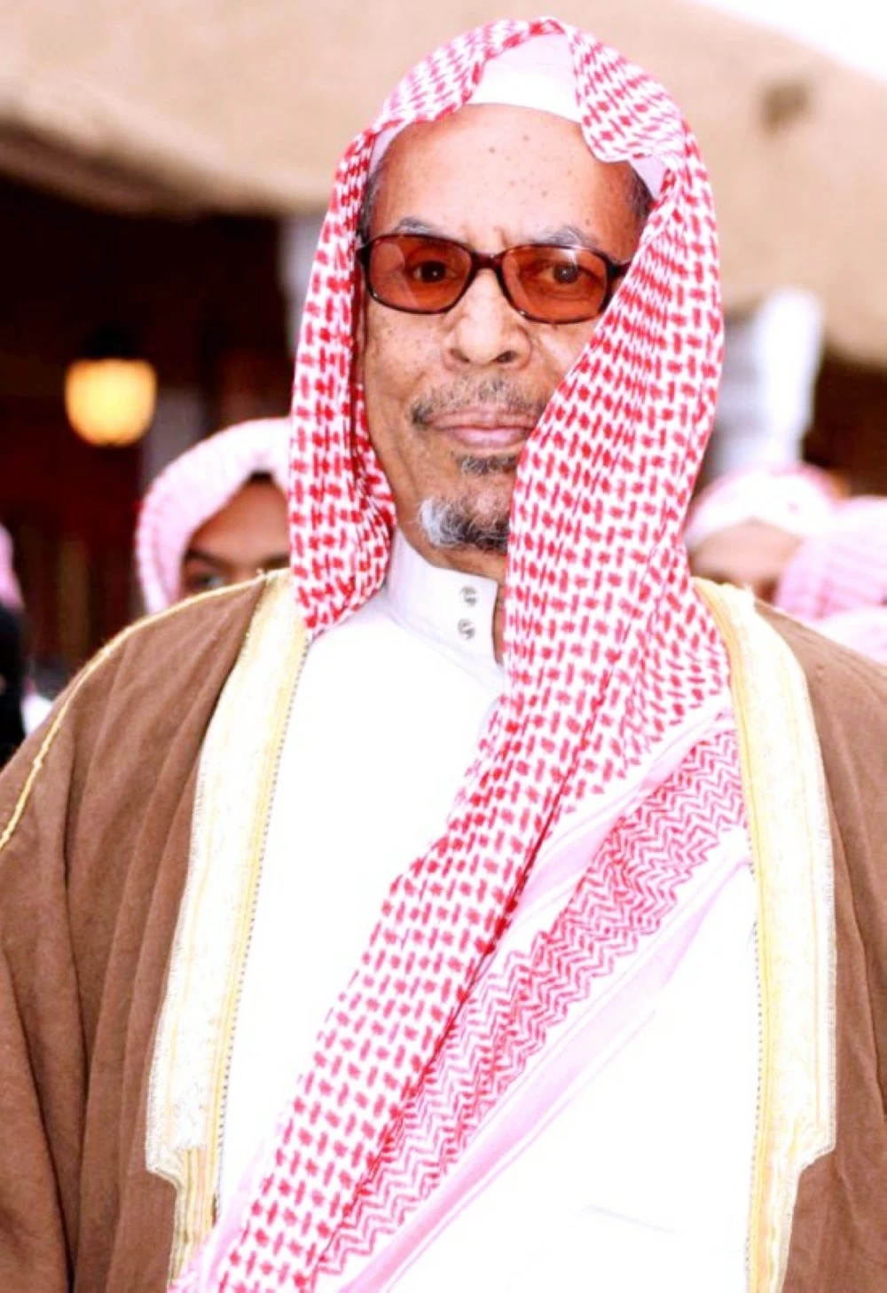 علي المدفع: رمز الحكمة والطيبة في الدراما السعودية