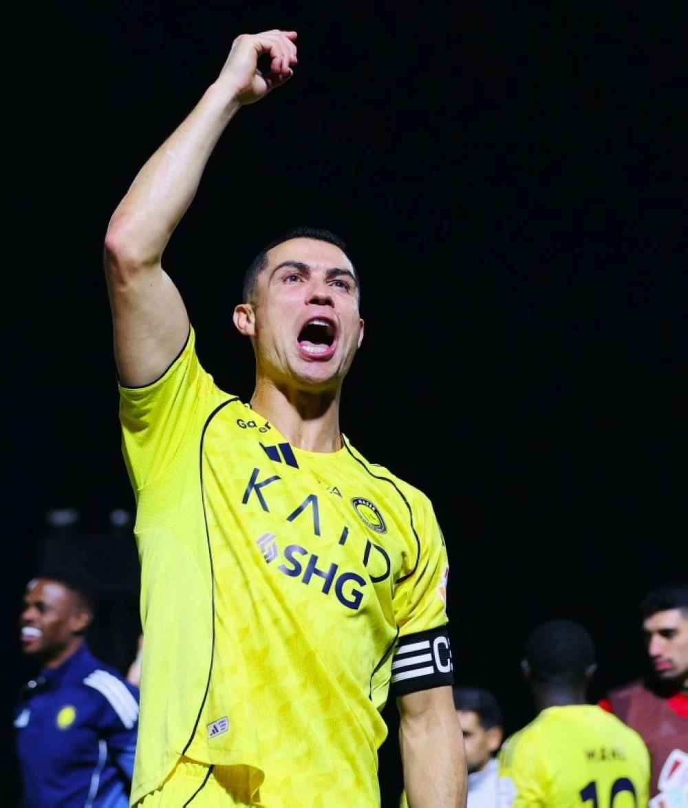 النصر يحافظ على صدارة الدوري: تفاصيل وأحداث المباراة