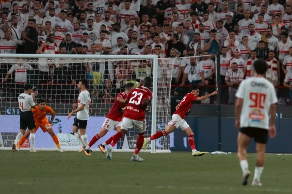 الأهلي يتوج بالسوبر المصري بفوز مثير على الزمالك