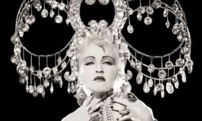 شابل روان تبهر الجميع في تكريم سيندي لوبر