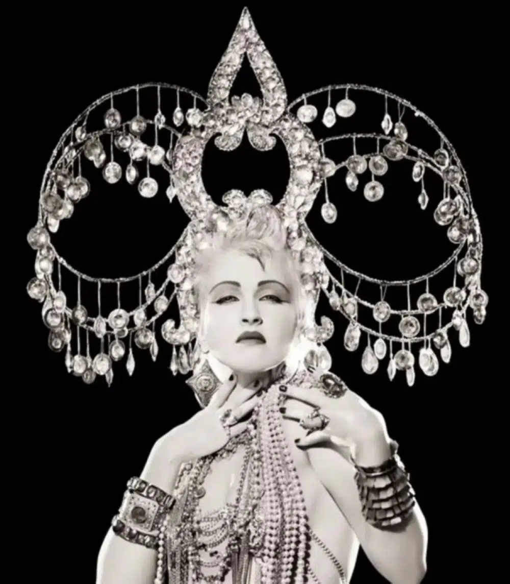 شابل روان تبهر الجميع في تكريم سيندي لوبر