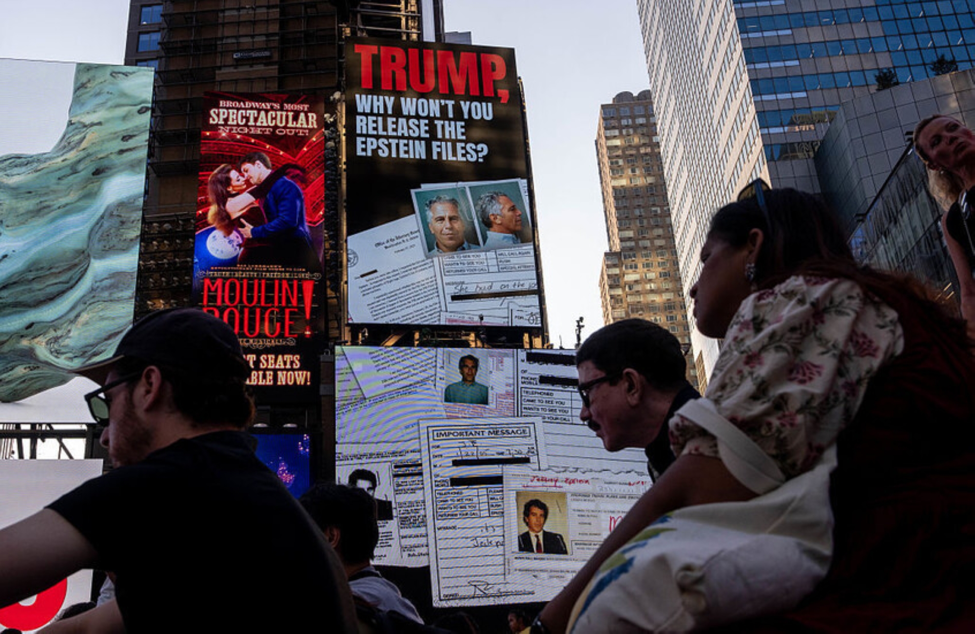 كشف وثائق قضية إبستين: أسماء وتفاصيل صادمة طال انتظارها