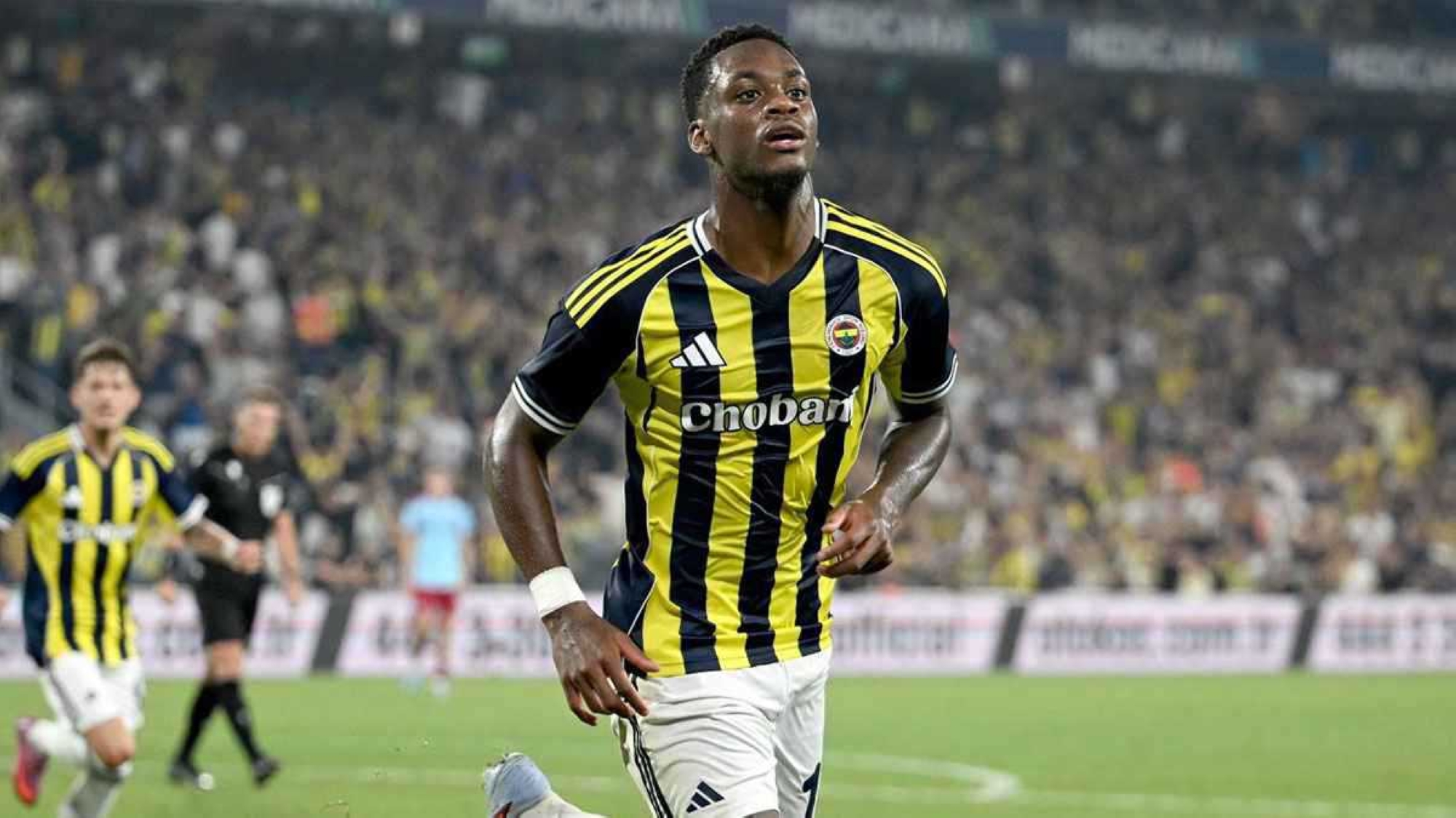 مستقبل جون دوران مع فنربخشة في خطر بعد إنذار حاسم