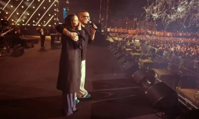 جنا عمرو دياب تغني مع والدها الهضبة في حفل القاهرة