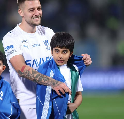 مبادرة رائعة من نجوم الهلال تجاه الأطفال في دوري روشن