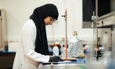 إعداد الموهوبين للأولمبيادات العلمية الدولية عبر برامج موهبة