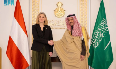 فيصل بن فرحان يبحث مع وزيرة خارجية النمسا تعزيز التعاون