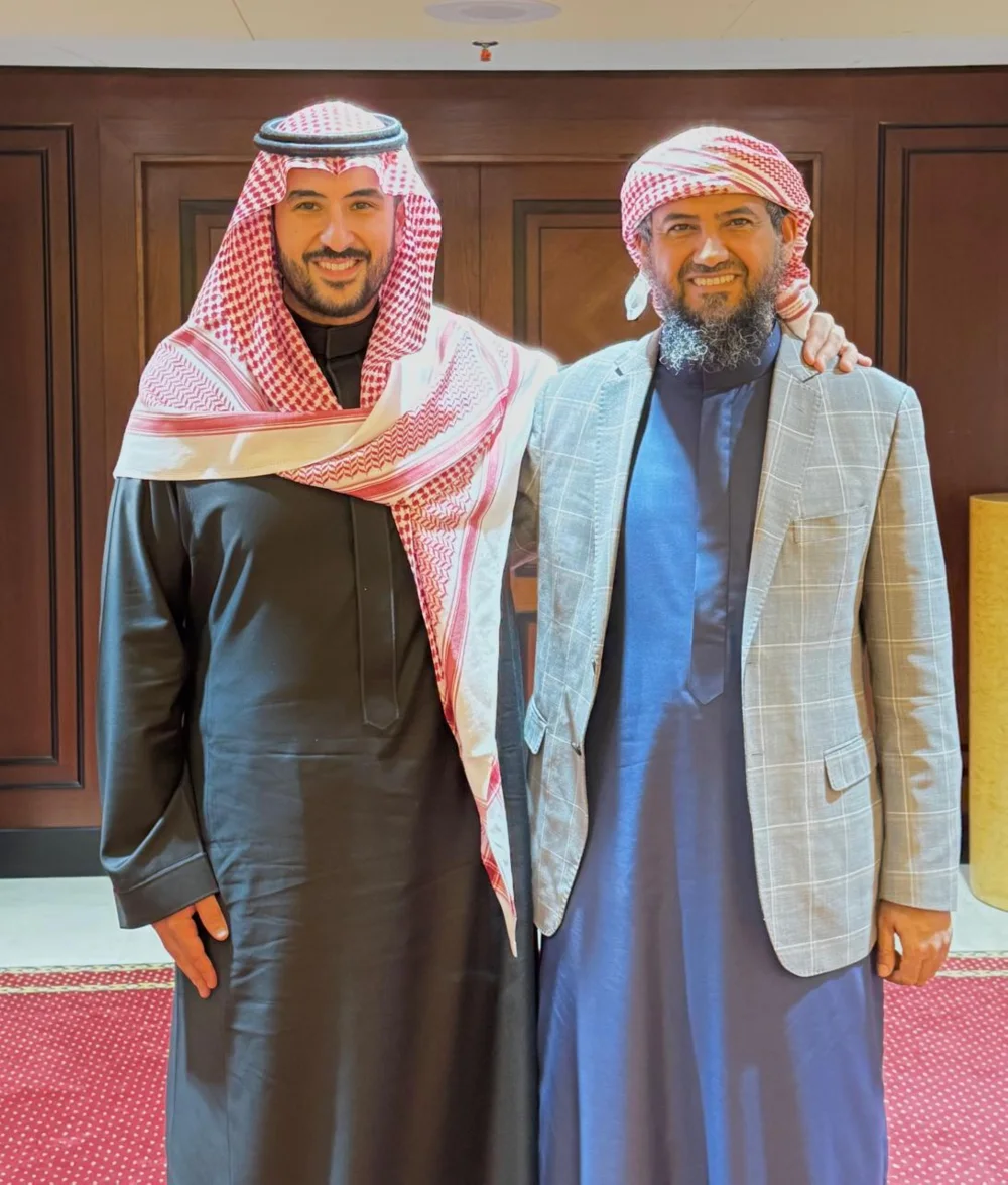 وزير الدفاع السعودي يبحث مستجدات الأوضاع في اليمن