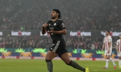 بايرن ميونيخ يهزم كولن 3-1 ويحكم قبضته على صدارة البوندسليجا