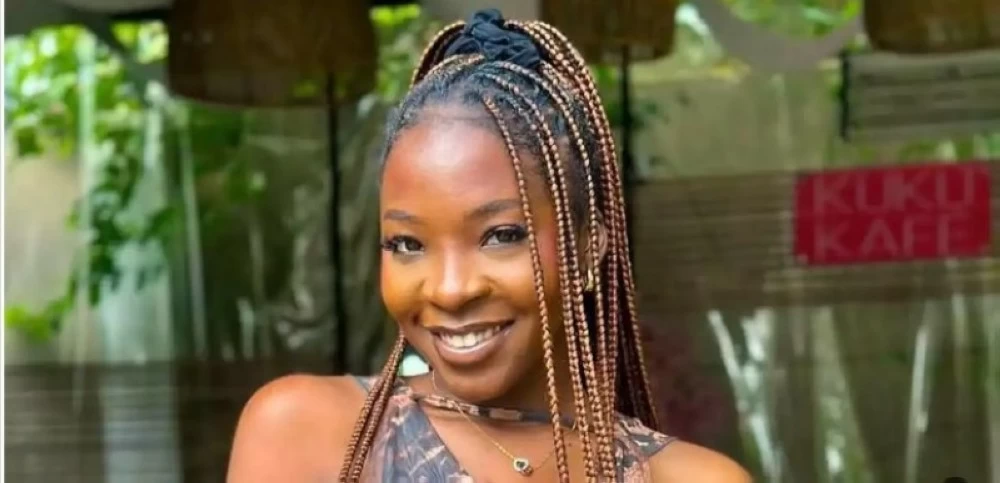 وفاة نجمة ذا فويس نيجيريا إيفونانيا نوانجيني بلدغة ثعبان