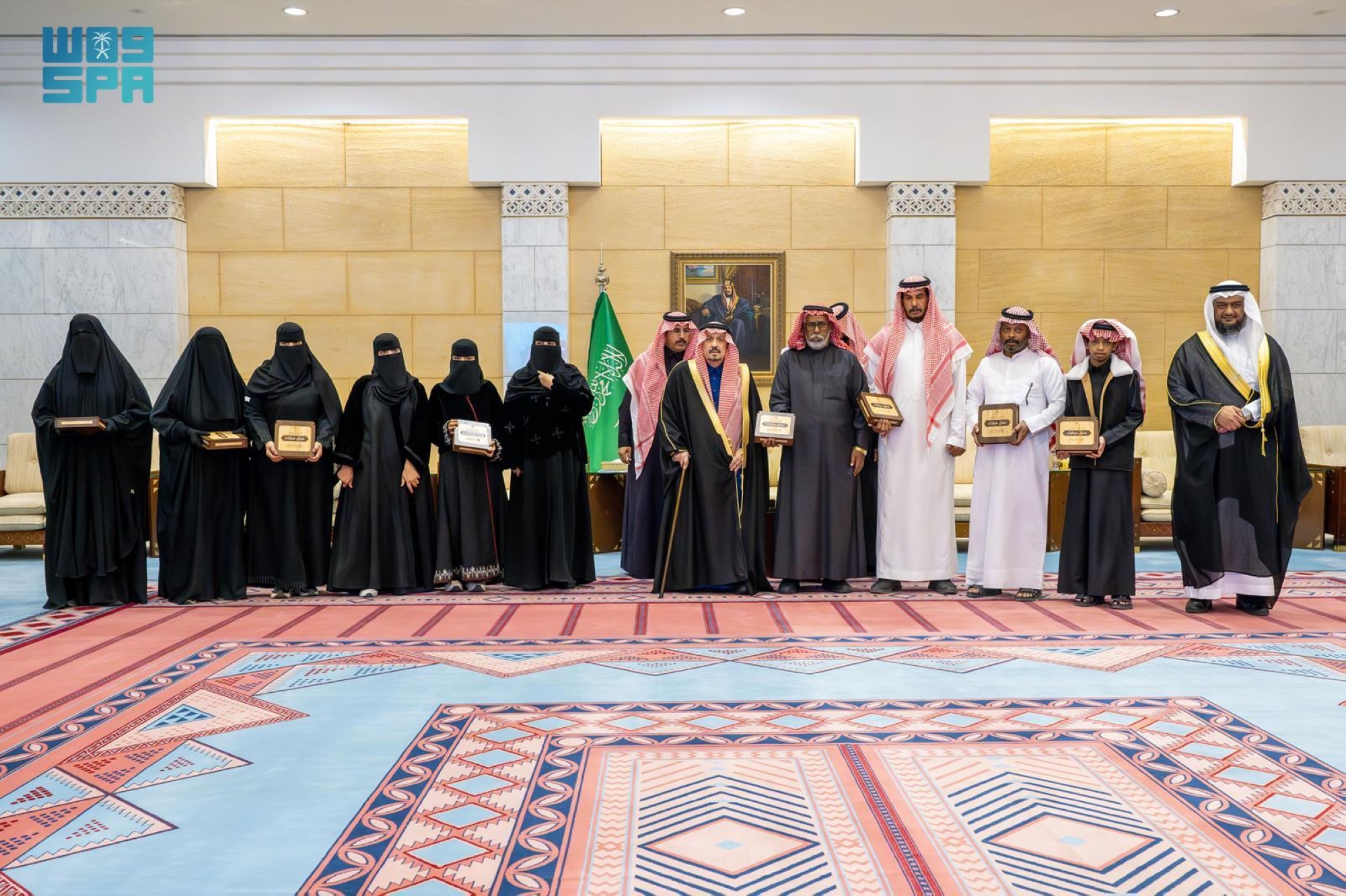 أمير الرياض يسلم وحدات سكنية من تبرع ولي العهد بمليار ريال