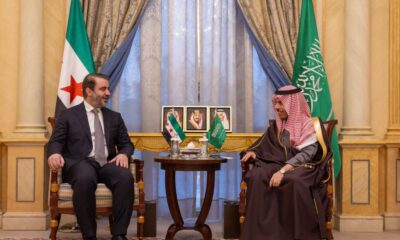 فيصل بن فرحان يبحث مع نظيره السوري مستجدات الأوضاع ودعم الاستقرار