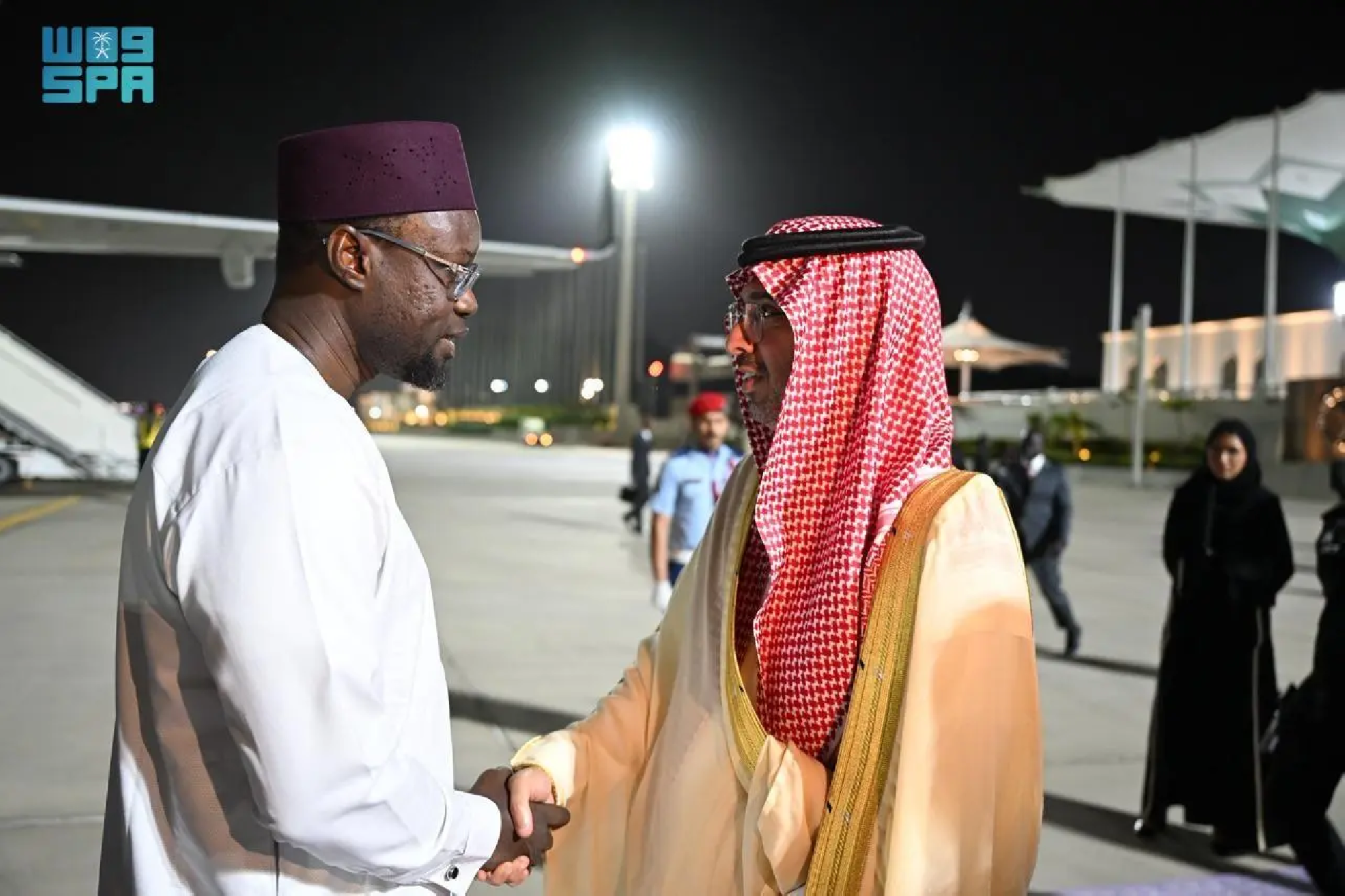 Senegalese Prime Minister Ousmane Sonko arrives in Jeddah and receives an official welcome