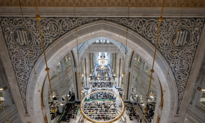 Crowds of worshippers at the Grand Mosque celebrate the first night of Ramadan