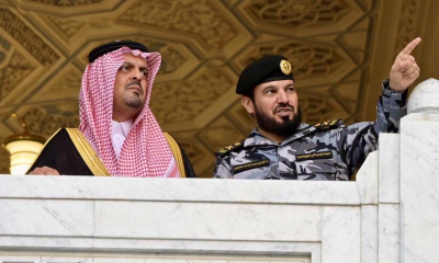 نائب أمير مكة يشارك رجال الأمن إفطارهم بالحرم ويشيد بجهودهم