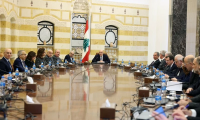 لبنان يحظر نشاطات حزب الله: قرار حكومي بحصر السلاح